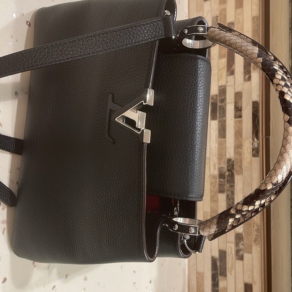 Louis Vuitton Black Taurillon Leather and Python Capucines MM. 100% authentic - Picture 8 of 15